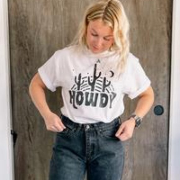 HOWDY Handmade Graphic Tee - Picture 6 of 6